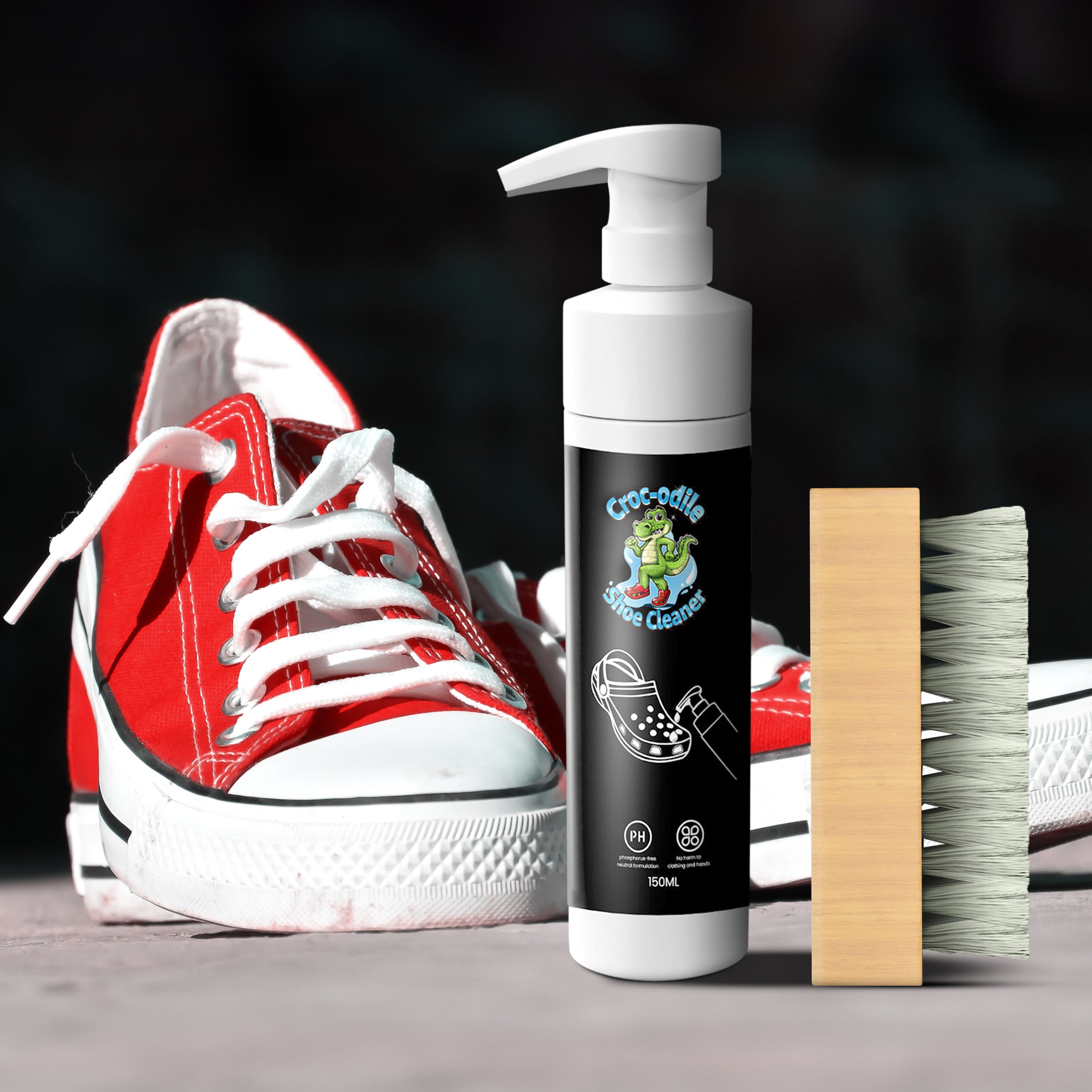 Crocodile Shoe Cleaner 150ML/5 OZ with Bottle and Brush.